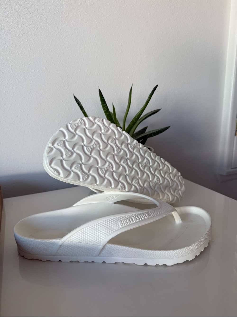 Birkenstock Honolulu EVA flip-flops EU Size 39, US Size 8-8.5 Good Condition.